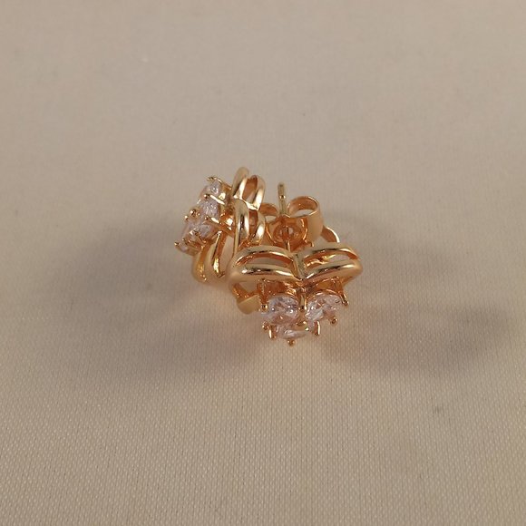 18K Yellow Gold Filled Heart White Diamond Zircon Stud Earrings Gorgeous Gift - Picture 5 of 6